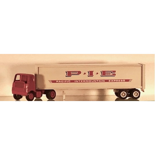 WINROSS P.I.E. PACIFIC INTERMOUNTAIN EXPRESS TRACTOR AND TRAILER TRUCK