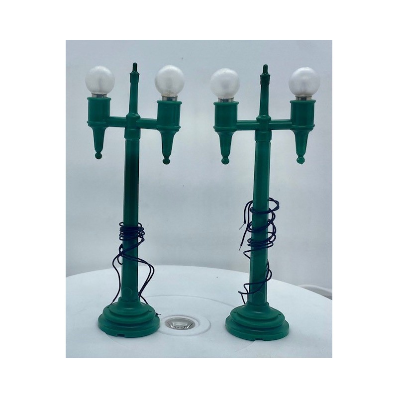 K-LINE K-109  DOUBLE LIGHTED LAMPPOSTS O GAUGE