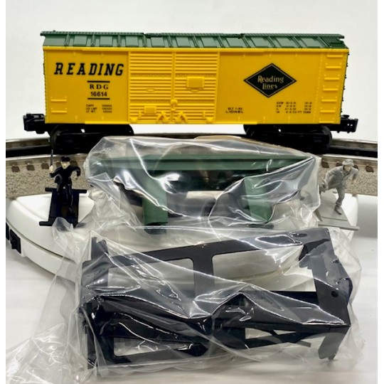 LIONEL 16614 READING COP AND HOBO CAR