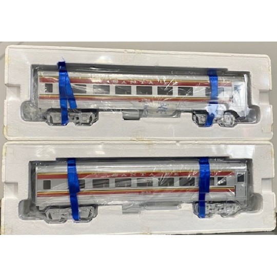 LIONEL 29092 AND 29093 SANTA FE STREAMLINED PASSENGER COACH CARS
