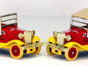 Lledo Days Gone DG140 1922 Model T" Ford San Diego Fire Chief Car"