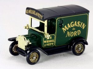Lledo Days Gone DG634 Model T" Van Magasin Du Nord"