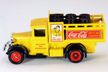 Lledo Days Gone LC20 Coca Cola Bottling Company Delivery Stake Truck