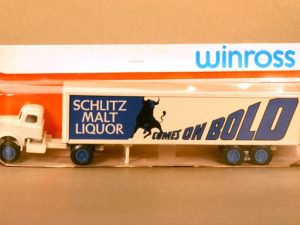 WINROSS SCHLITZ MALT LIQUOR TRACTOR AND TRAILER TRUCK