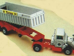 MATCHBOX K-18 ARTICULATED TIPPER TARMAC TRUCK