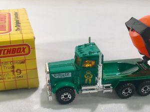 MATCHBOX 19 PETERBILT CEMENT TRUCK