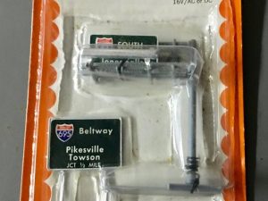 LIFE LIKE LIGHT-UPS OVERHEAD HIGHWAY SIGNS S214K