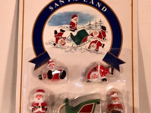 MODEL POWER 6057 LARGE SLEIGH WITH FOUR DIFFERENT SANTAS O GAUGE