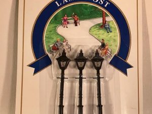 MODEL POWER 6076 LAMP POSTS O GAUGE