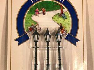MODEL POWER 6078 LAMP POSTS O GAUGE