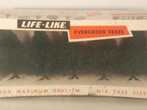 LIFE LIKE S-003R-160 EVERGREEN TREES SET OF 5