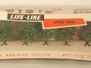 LIFE LIKE S-023R-160 APPLE TREES SET OF 5