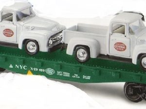 LIONEL 17551 NEW YORK CENTRAL FLATCAR WITH 2 NYC PICKUP TRUCKS