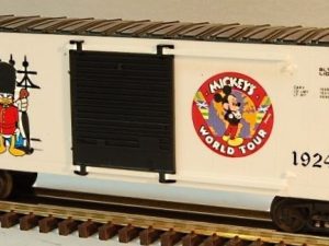 LIONEL 19245 MICKEYS WORLD TOUR HI CUBE BOXCAR