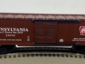 LIONEL 29295 PENNSYLVANIA BOXCAR WITH DIE CAST FRAME