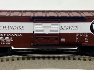 LIONEL 29296 PENNSYLVANIA RAILROAD MERCHANDISE BOXCAR WITH DIE CAST FRAME