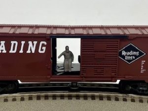 LIONEL 6-9223 READING OPERATING BOXCAR