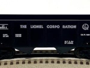LIONEL 16433 LIONEL CORPORATION WITH 2 BAY HOPPERS