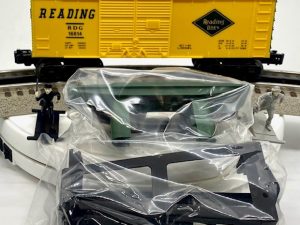 LIONEL 16614 READING COP AND HOBO CAR