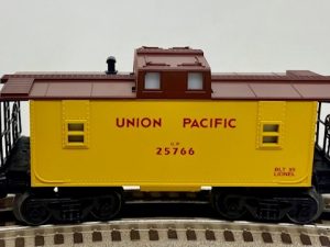 LIONEL 16561 UNION PACIFIC CENTER CUPOLA CABOOSE