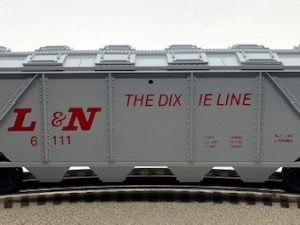 LIONEL 6-6111 LOUISVILLE AND NASHVILLE COVERED QUAD HOPPER