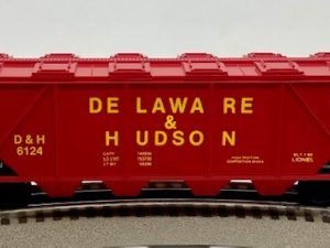 LIONEL 6-6124 DELAWARE AND HUDSON COVERED QUAD HOPPER