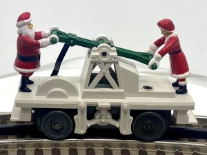 LIONEL 18408 SANTA AND MRS. CLAUS HANDCAR