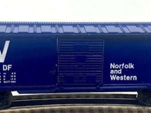LIONEL 6-9771 NORFOLK AND WESTERN BOXCAR