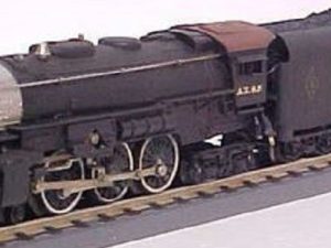 LIONEL 8900 SANTA FE 4-6-4 STEAM LOCOMOTIVE AND TENDER - FIRST FARR ENGINE