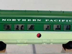 LIONEL 16034 16035 16038 16039 NORTHERN PACIFIC PASSENGER CAR SET