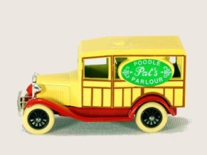 Lledo Days Gone DG070 MODEL A" WOODY WAGON - PAT'S POODLE PARLOUR"