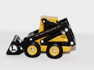 LIONEL 16958-E ERTL NEW HOLLAND LOADER