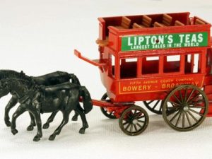 Lledo Days Gone DG041 Horse Drawn Double Deck Coach Lipton Tea Bowery and Broadway